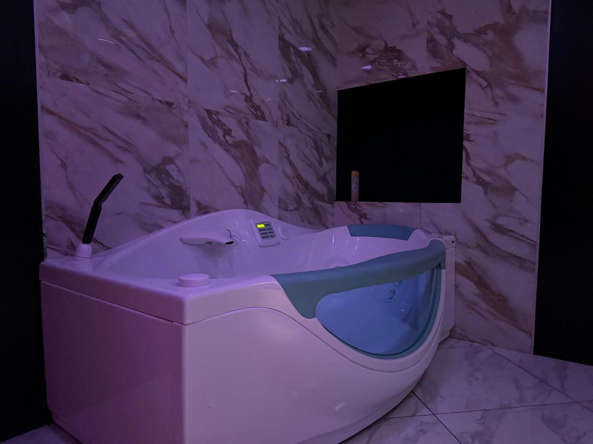 Maison Appartement Triplex Avec Jacuzzi Et Sauna Saint-Etienne  Extérieur photo