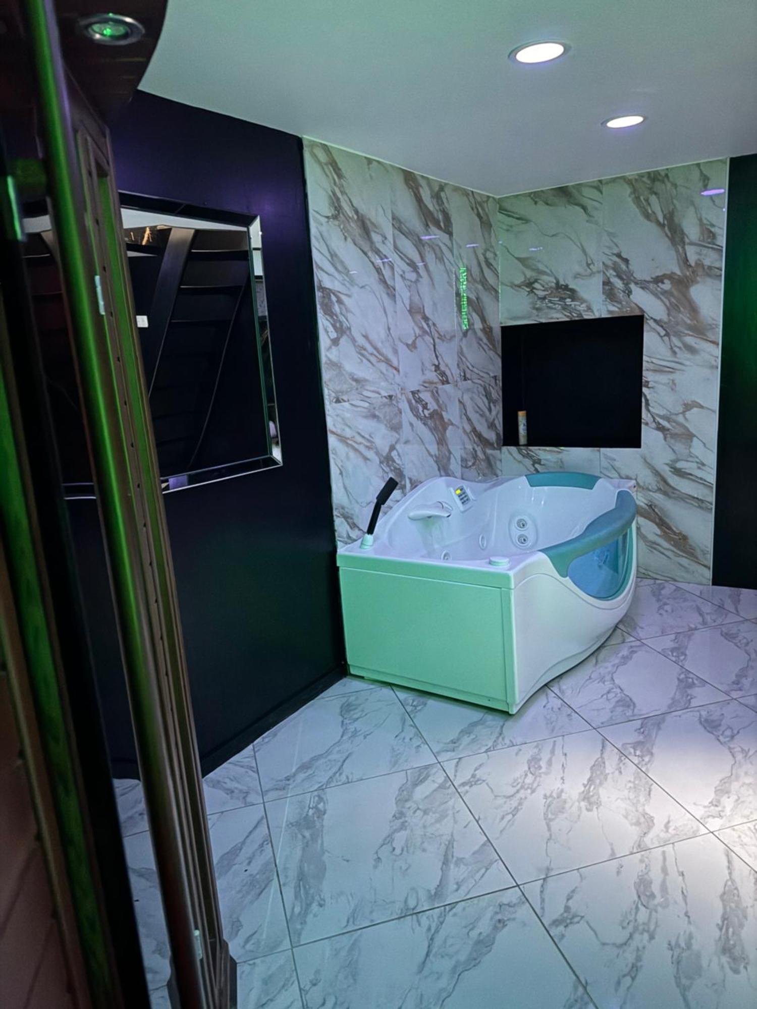 Maison Appartement Triplex Avec Jacuzzi Et Sauna Saint-Etienne  Extérieur photo